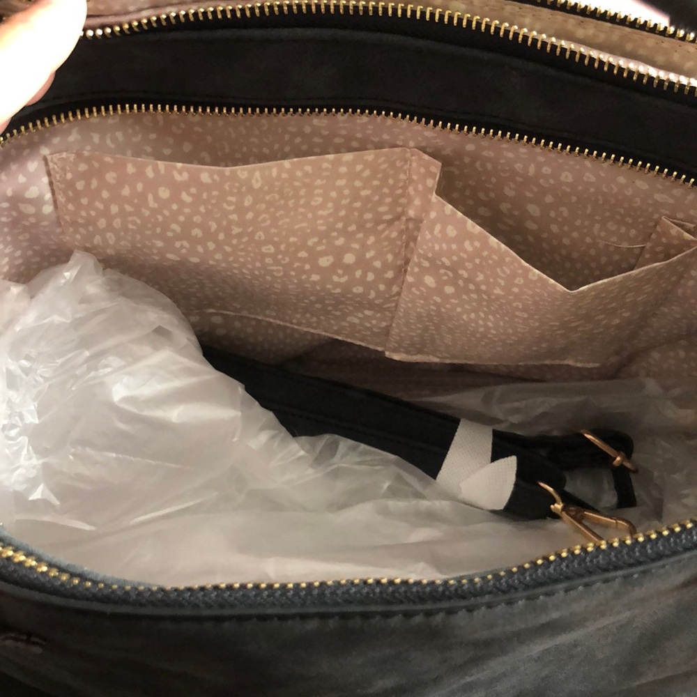 Purse - Picture 4 of 7